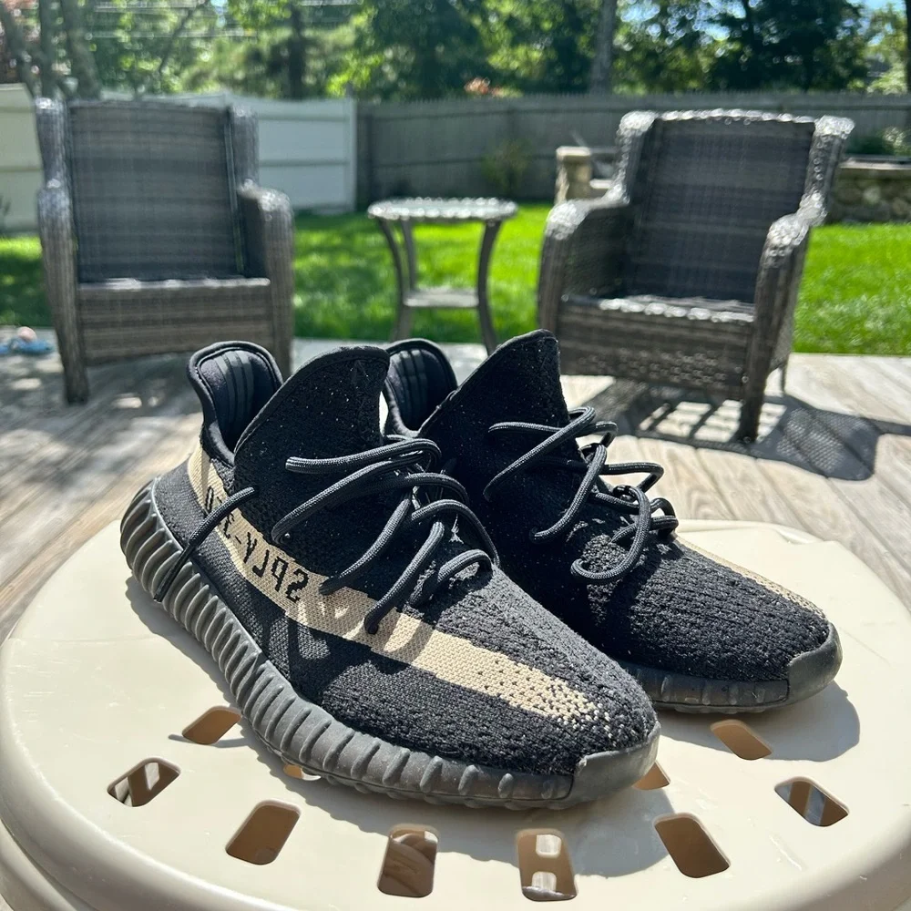 Adidas Yeezy Boost 350 V2 “Oreo” - Picture 1 of 4